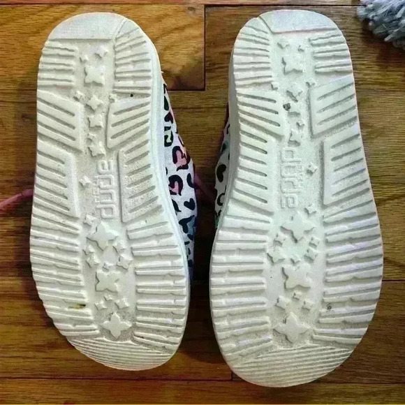 Hey Dude Girl's toddler Cat White Heart Leopard Youth Wendy Shoes sz K9 - Picture 7 of 9